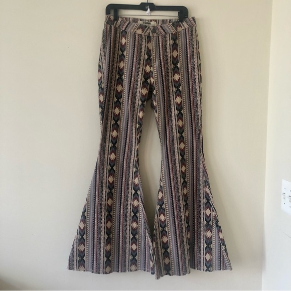 Rock & Roll Extra Stretch Aztec Print Bell Bottoms Size 31 x 34 - Picture 4 of 11